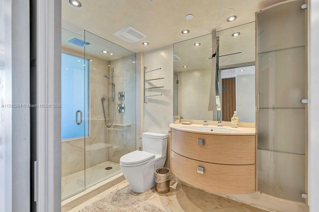 16699 Collins Ave, Unit 2508, Sunny Isles Beach, FL 33160 Photo