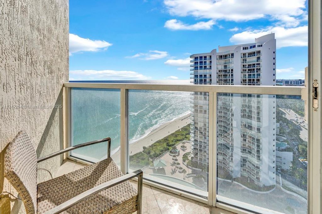 16699 Collins Ave, Unit 2508, Sunny Isles Beach, FL 33160 Photo