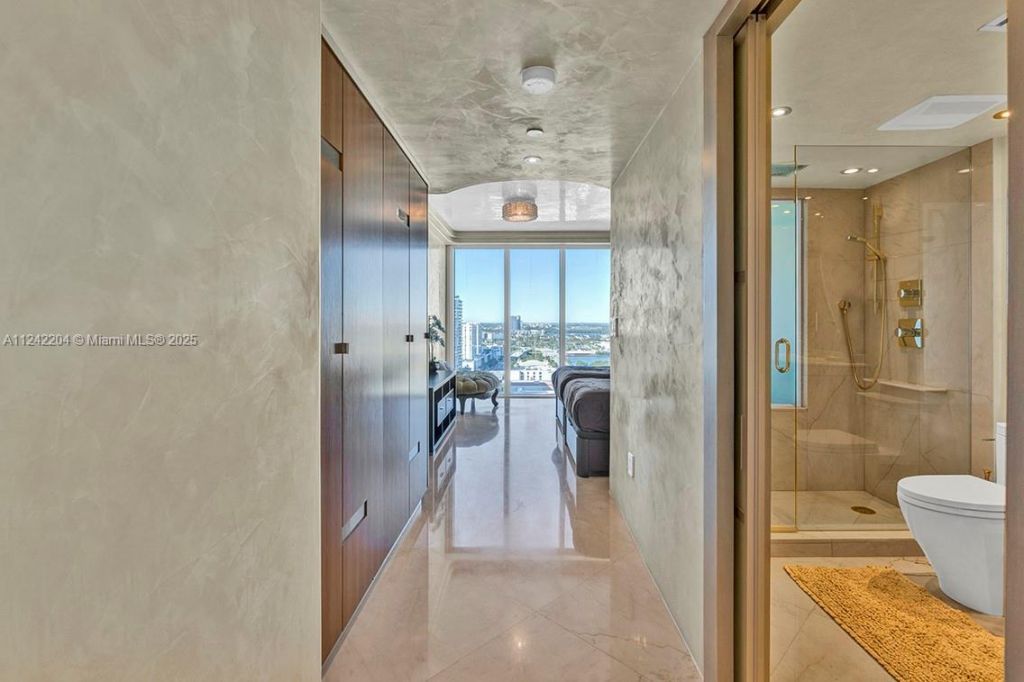 16699 Collins Ave, Unit 2508, Sunny Isles Beach, FL 33160 Photo