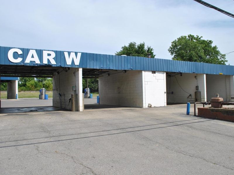 4686 Indianola Avenue, Columbus, OH 43214 Photo 1