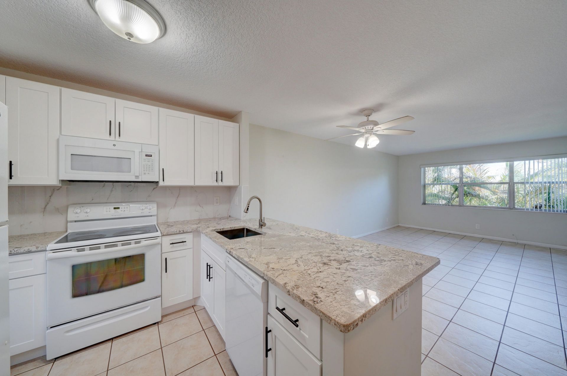 550 SE 2nd Avenue, Unit G27, Deerfield Beach, FL 33441 Photo