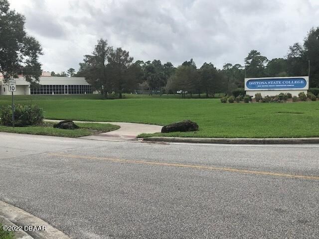 1070 10th Street, New Smyrna Beach, FL 32168 Photo