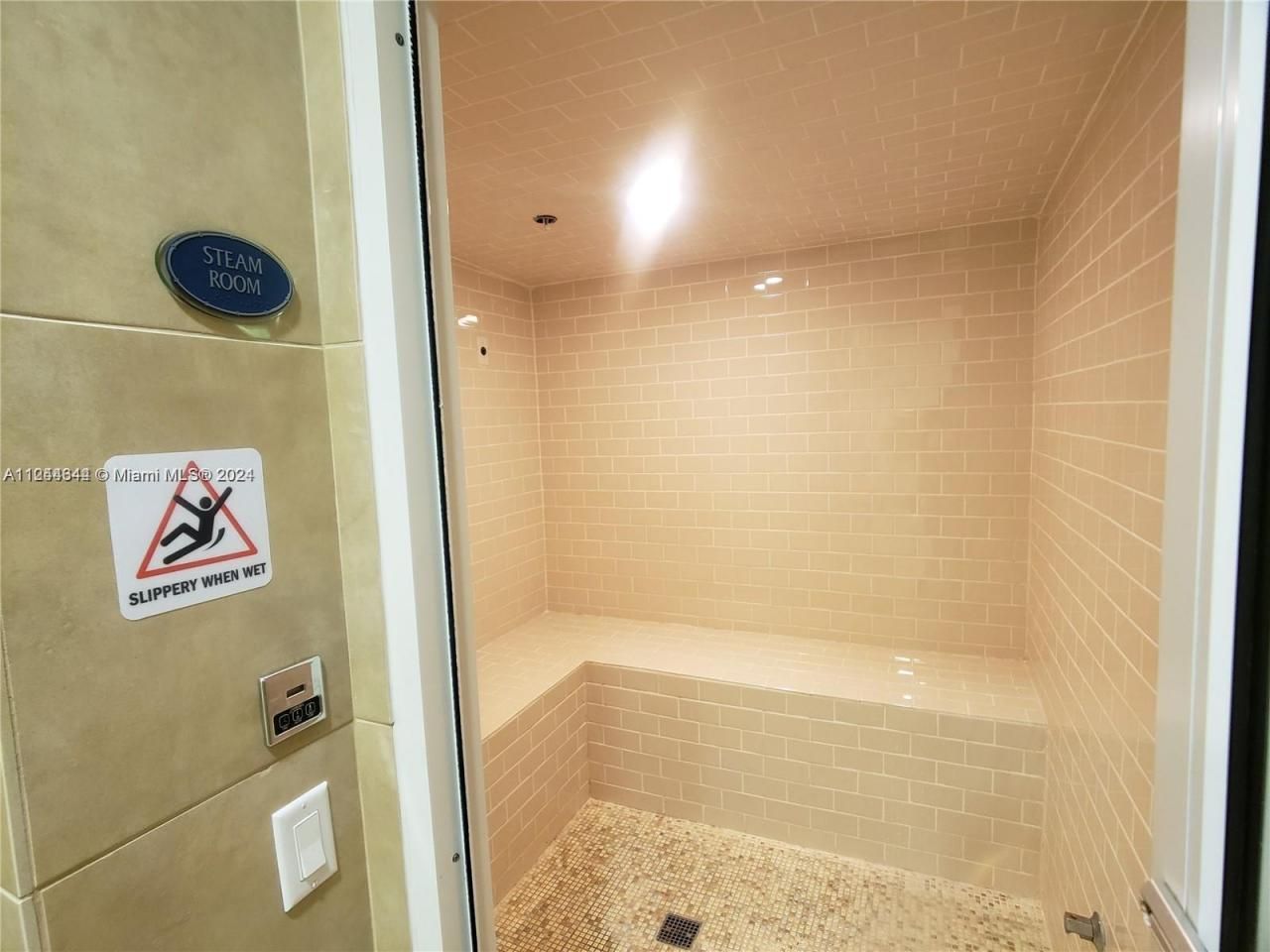 6917 Collins Ave, Unit 809, Miami Beach, FL 33141 Photo