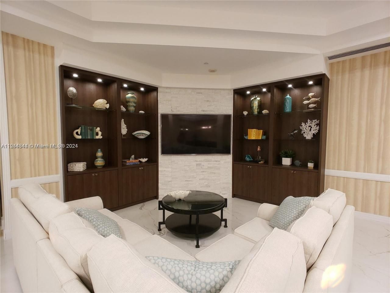 6917 Collins Ave, Unit 809, Miami Beach, FL 33141 Photo