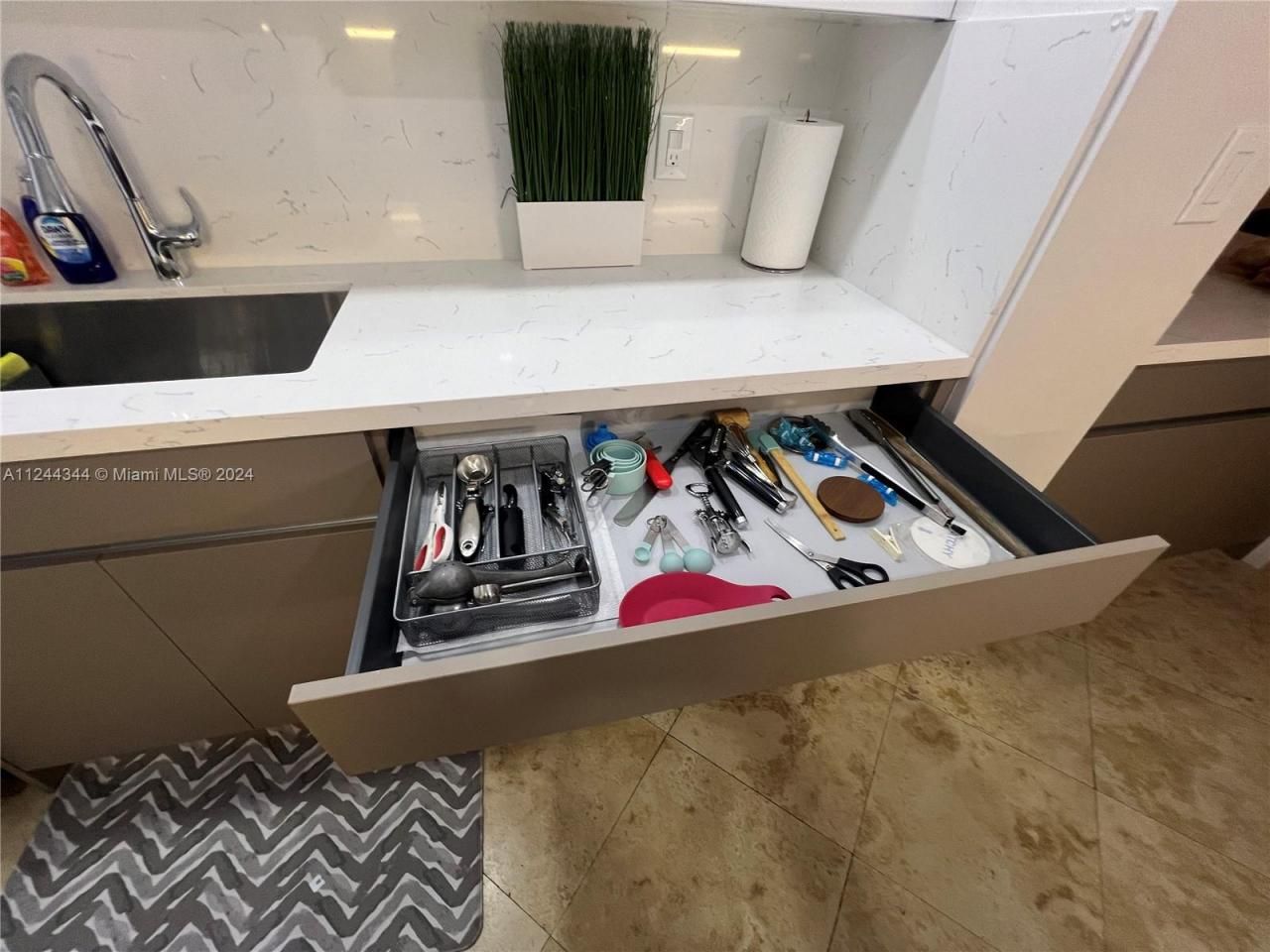 6917 Collins Ave, Unit 809, Miami Beach, FL 33141 Photo