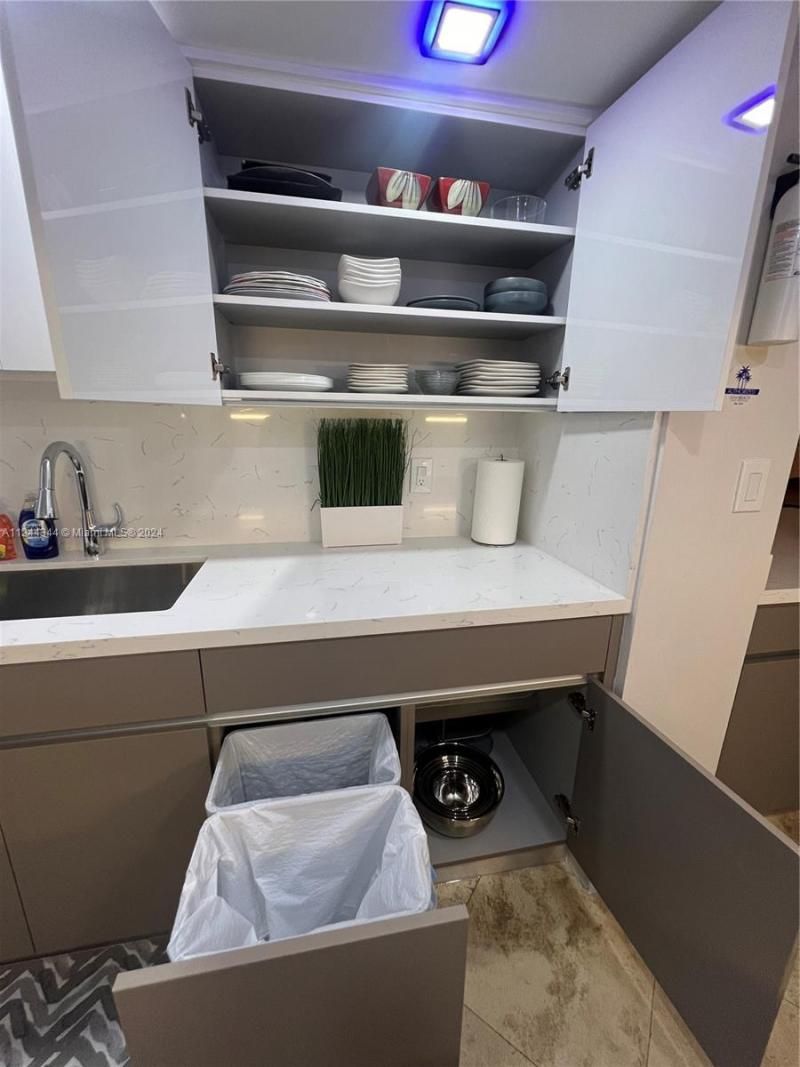 6917 Collins Ave, Unit 809, Miami Beach, FL 33141 Photo