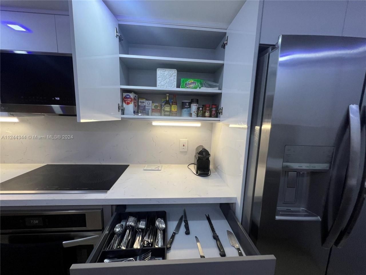 6917 Collins Ave, Unit 809, Miami Beach, FL 33141 Photo