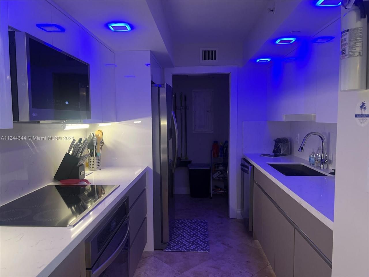 6917 Collins Ave, Unit 809, Miami Beach, FL 33141 Photo