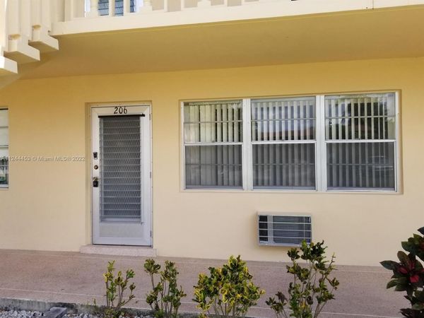 206 Sheffield I, Unit 206, West Palm Beach, FL 33417