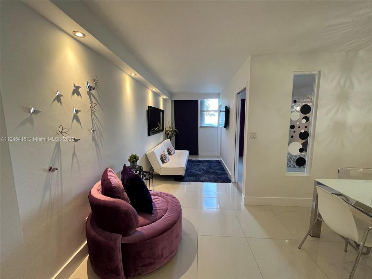 5161 Collins Ave, Unit 309, Miami Beach, FL 33140 Photo