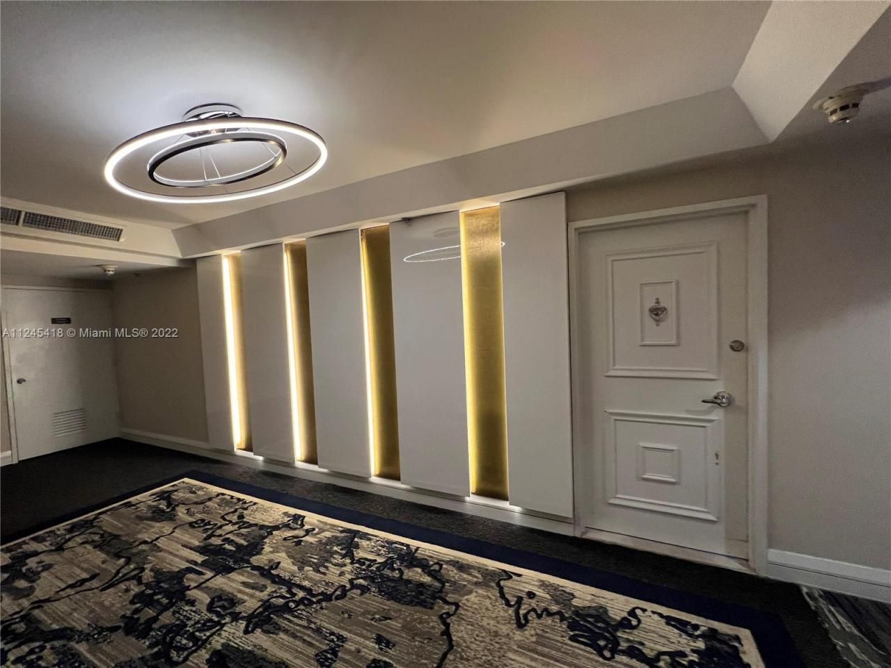 5161 Collins Ave, Unit 309, Miami Beach, FL 33140 Photo