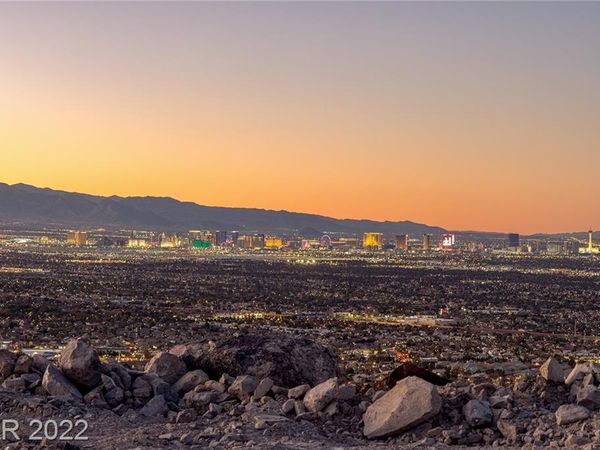 631 Grand Rim Drive, Henderson, NV 89012