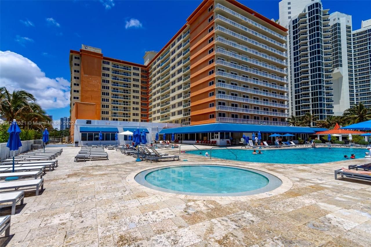 19201 Collins Ave, Unit 218, Sunny Isles Beach, FL 33160 Photo
