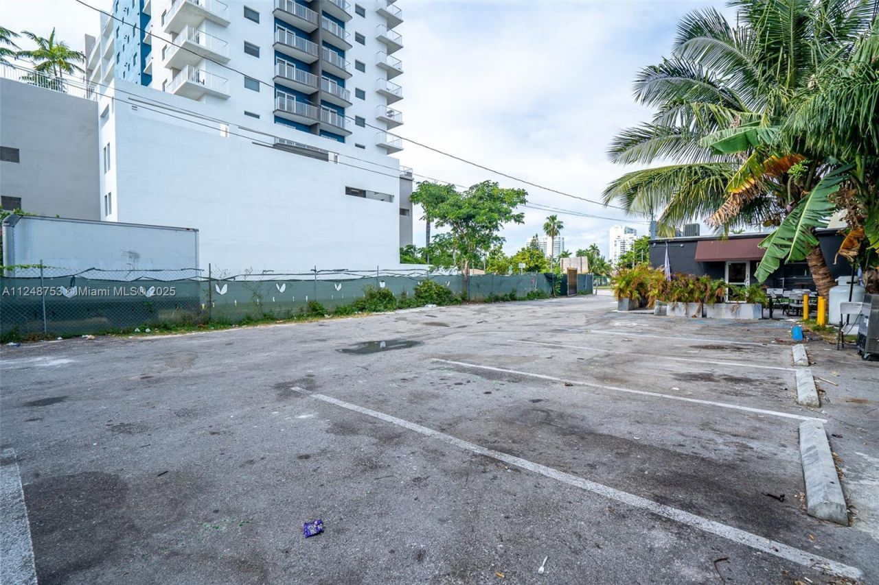 1750 NW 7th St, Miami, FL 33125 Photo