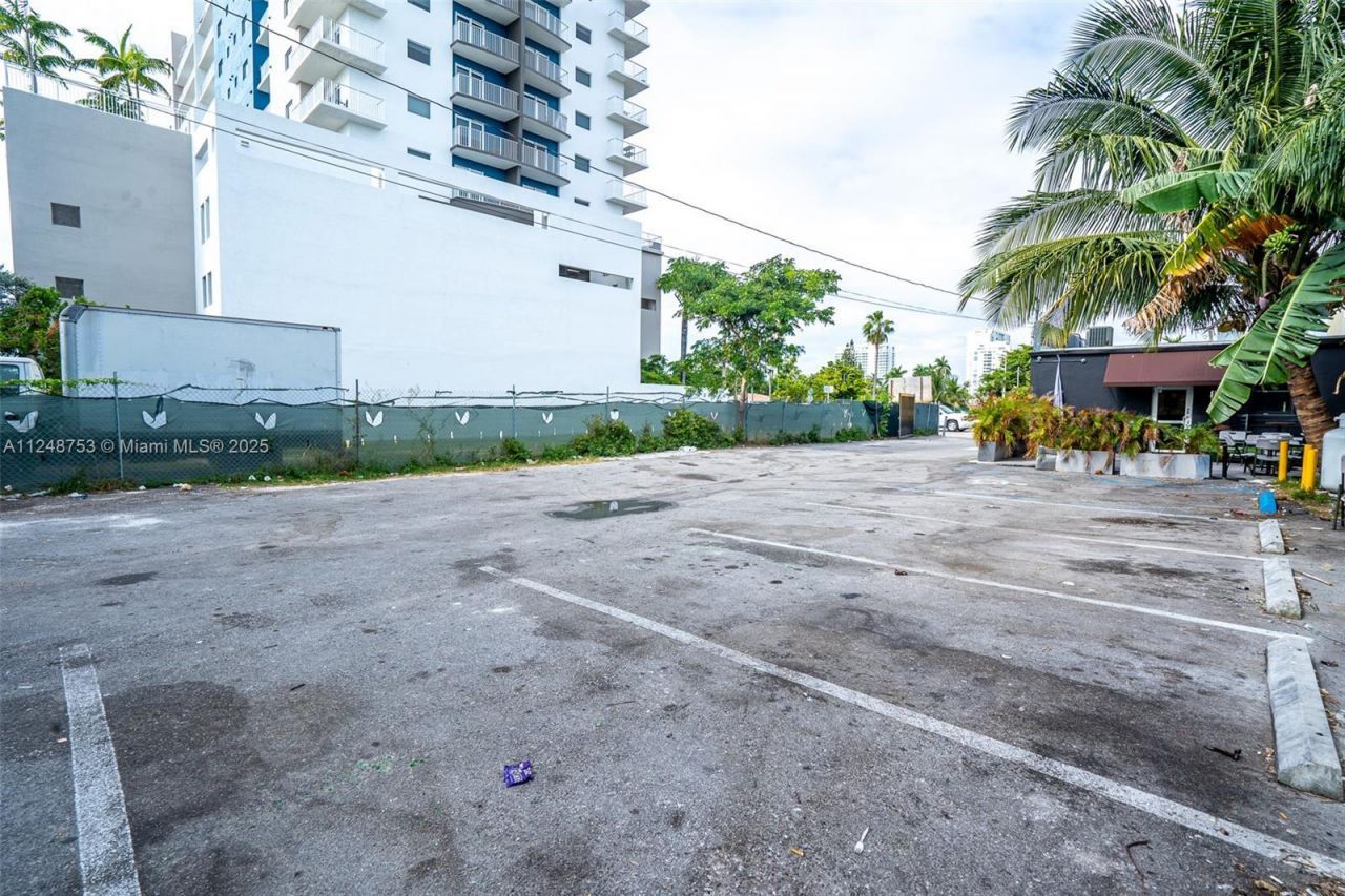 1750 NW 7th St, Miami, FL 33125 Photo