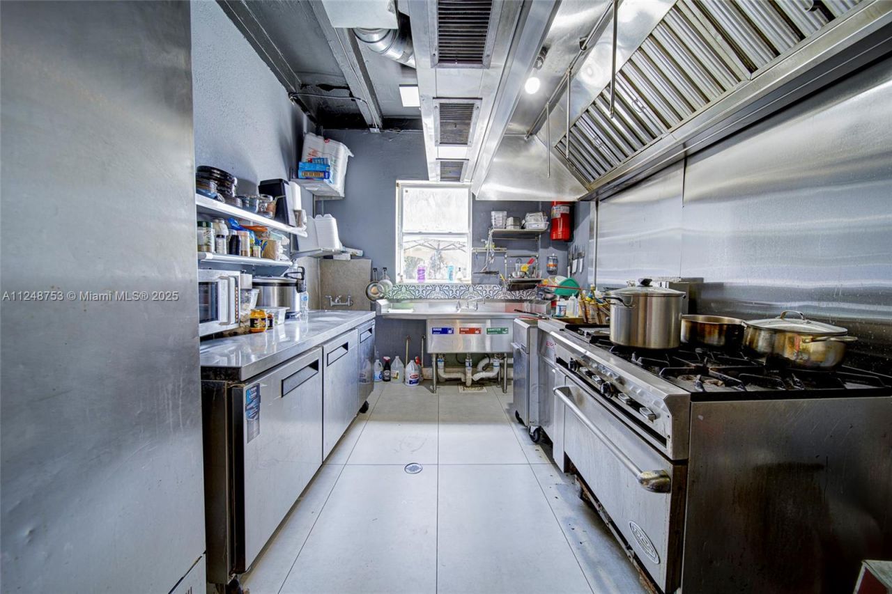 1750 NW 7th St, Miami, FL 33125 Photo