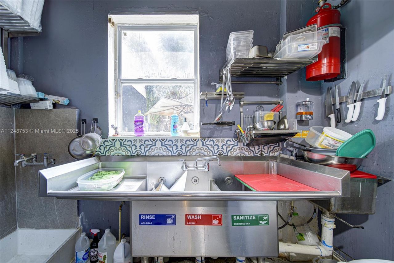 1750 NW 7th St, Miami, FL 33125 Photo