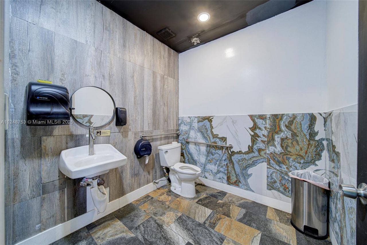 1750 NW 7th St, Miami, FL 33125 Photo