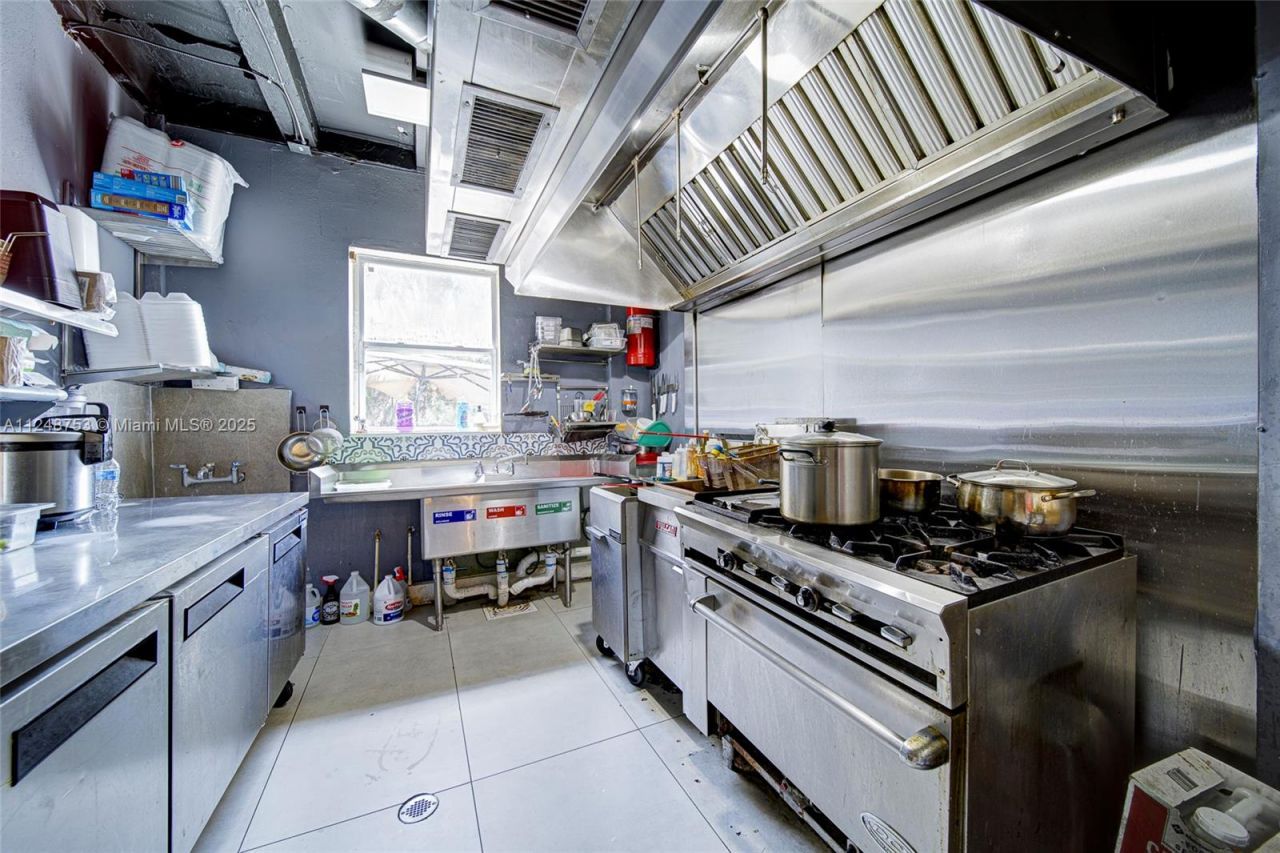 1750 NW 7th St, Miami, FL 33125 Photo