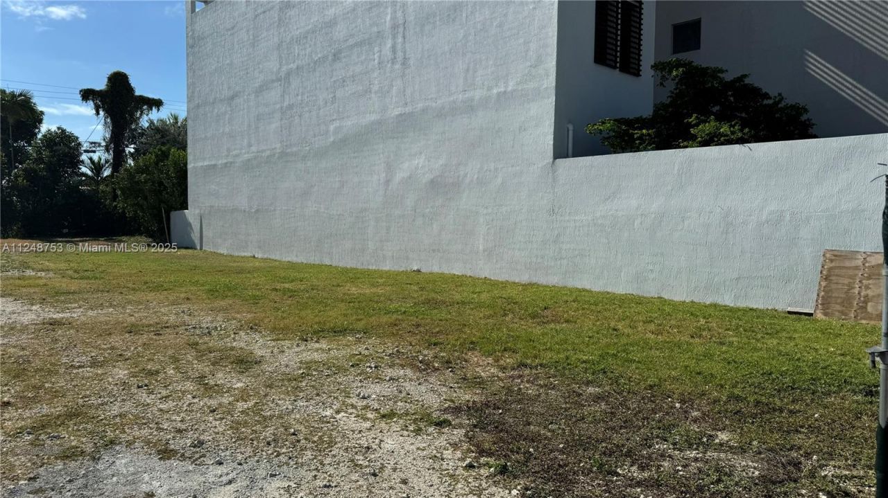 1750 NW 7th St, Miami, FL 33125 Photo