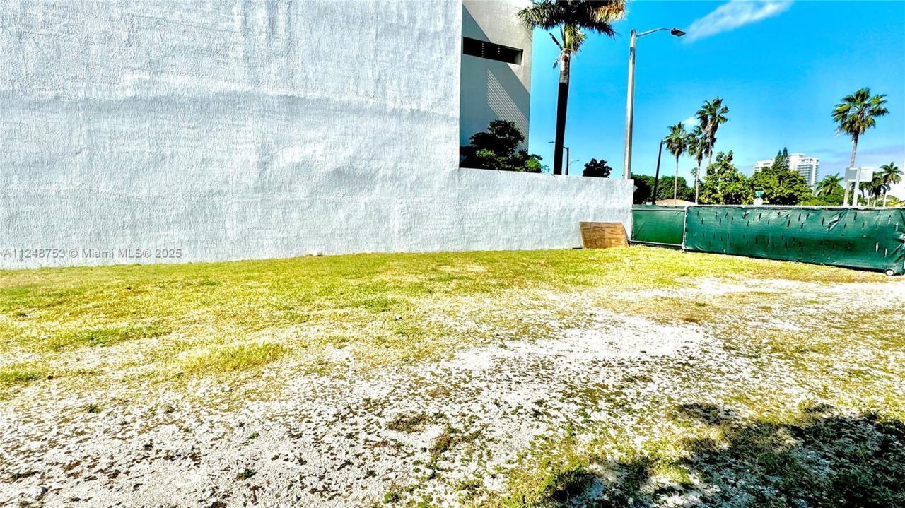 1750 NW 7th St, Miami, FL 33125 Photo