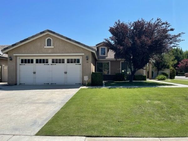 104 Cedmont Dr, Bakersfield, CA 93312