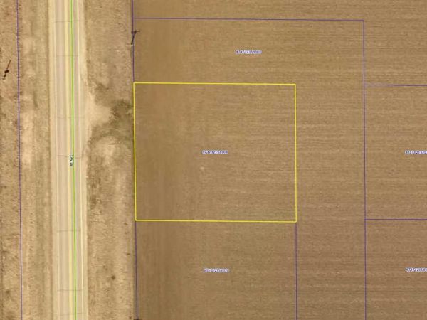 Lot #15, Grundy Center, IA 50638