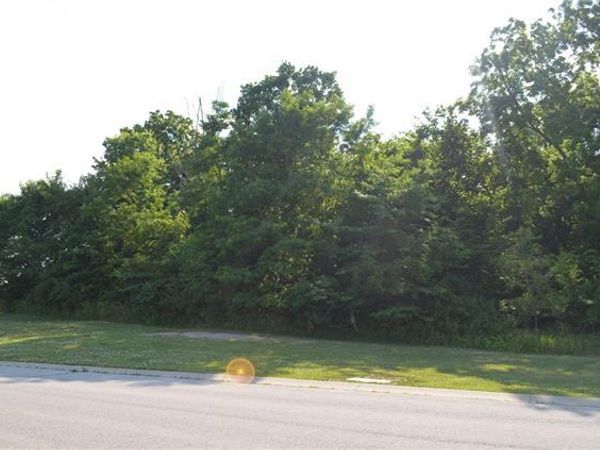 6836 N Myrtle Court, Gladstone, MO 64119