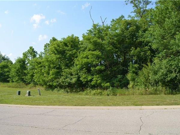 6812 N Myrtle Avenue, Gladstone, MO 64119