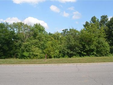 7001 N Norton Avenue, Gladstone, MO 64119