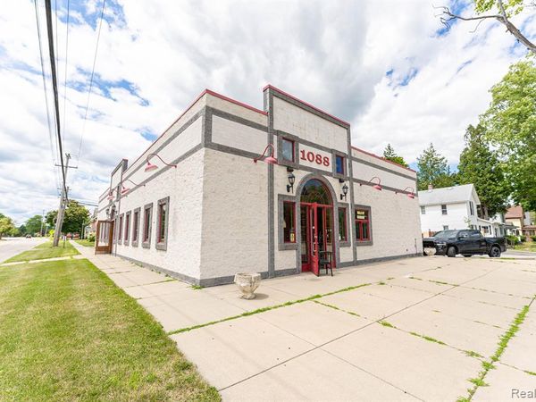 1088 S UNIVERSITY Street, Mt. Pleasant, MI 48858