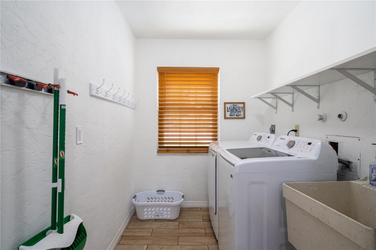 7354 Biltmore Drive, Sarasota, FL 34231 Photo