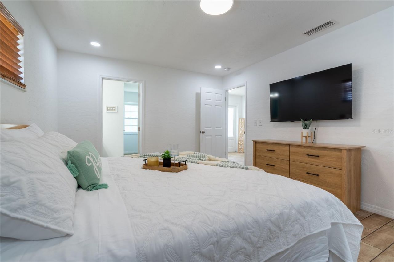 7354 Biltmore Drive, Sarasota, FL 34231 Photo