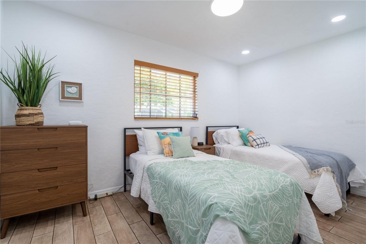 7354 Biltmore Drive, Sarasota, FL 34231 Photo