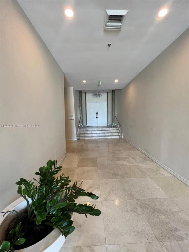 5161 Collins Av, Unit 309, Miami Beach, FL 33140 Photo