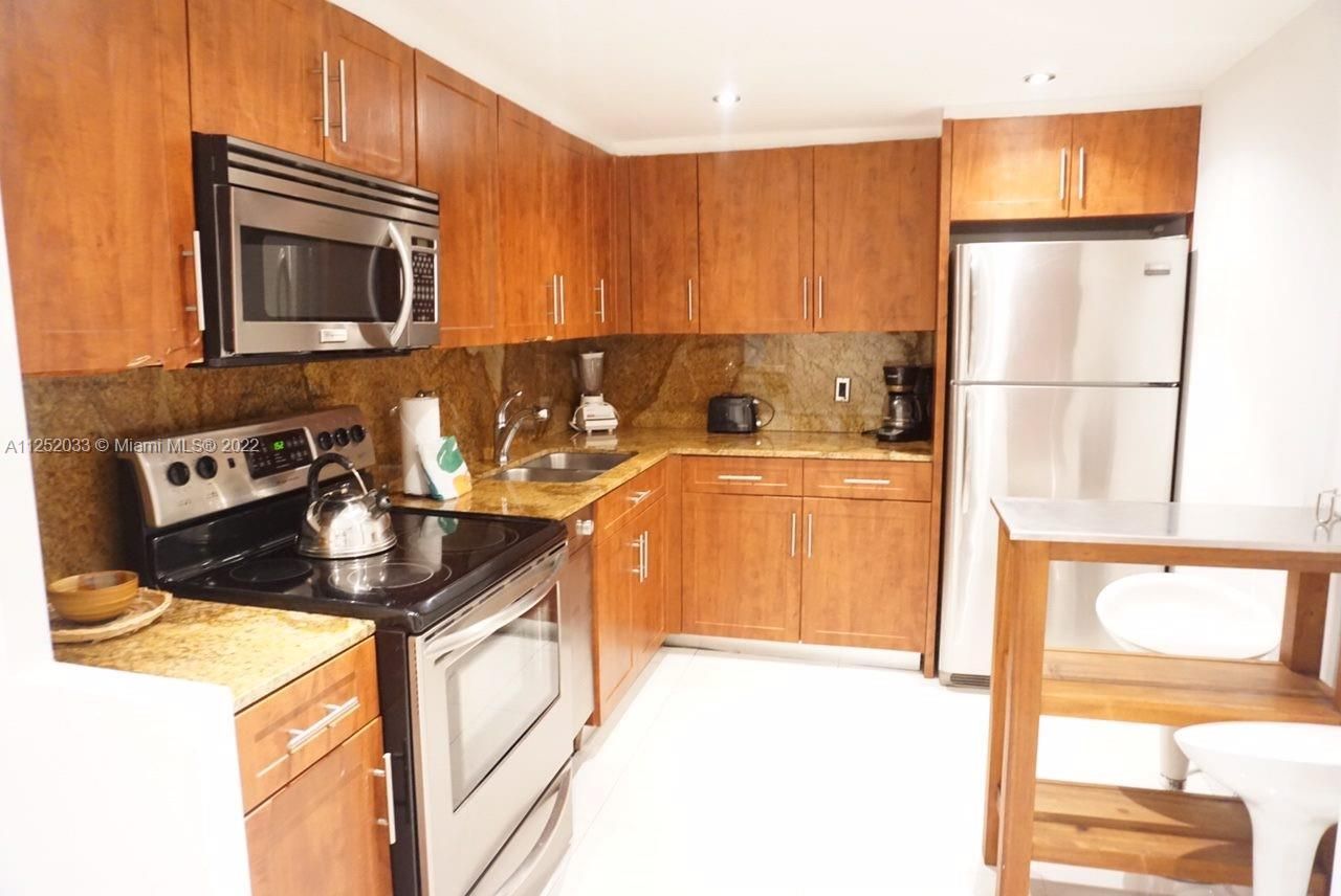 5161 Collins Av, Unit 309, Miami Beach, FL 33140 Photo