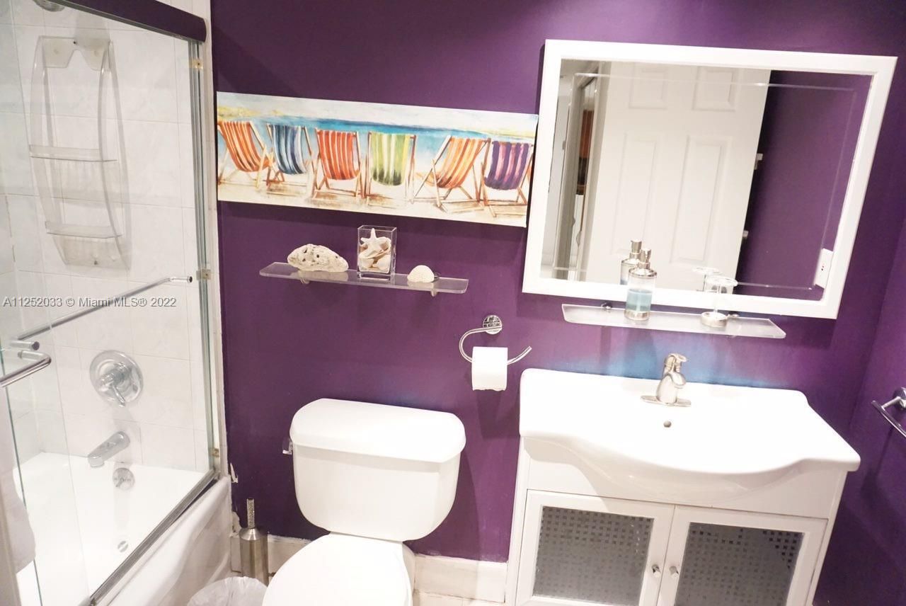 5161 Collins Av, Unit 309, Miami Beach, FL 33140 Photo