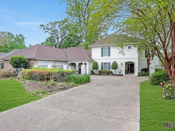 625 High Lake Dr, Saint George, LA 70810