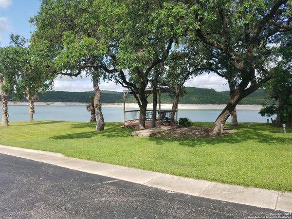 955 Faurie, Unit RV, Lakehills, TX 78063