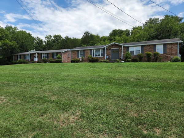 1006 Center Point, Unit A-B, Hendersonville, TN 37075