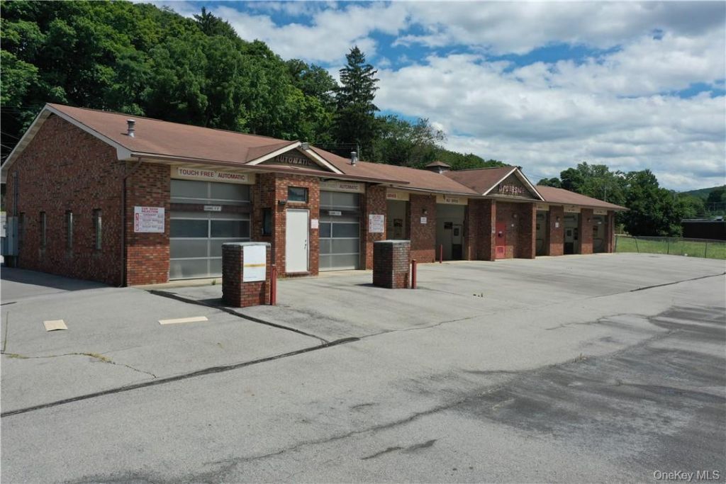 42 Brookside Avenue, Chester, NY 10918 Main Photo