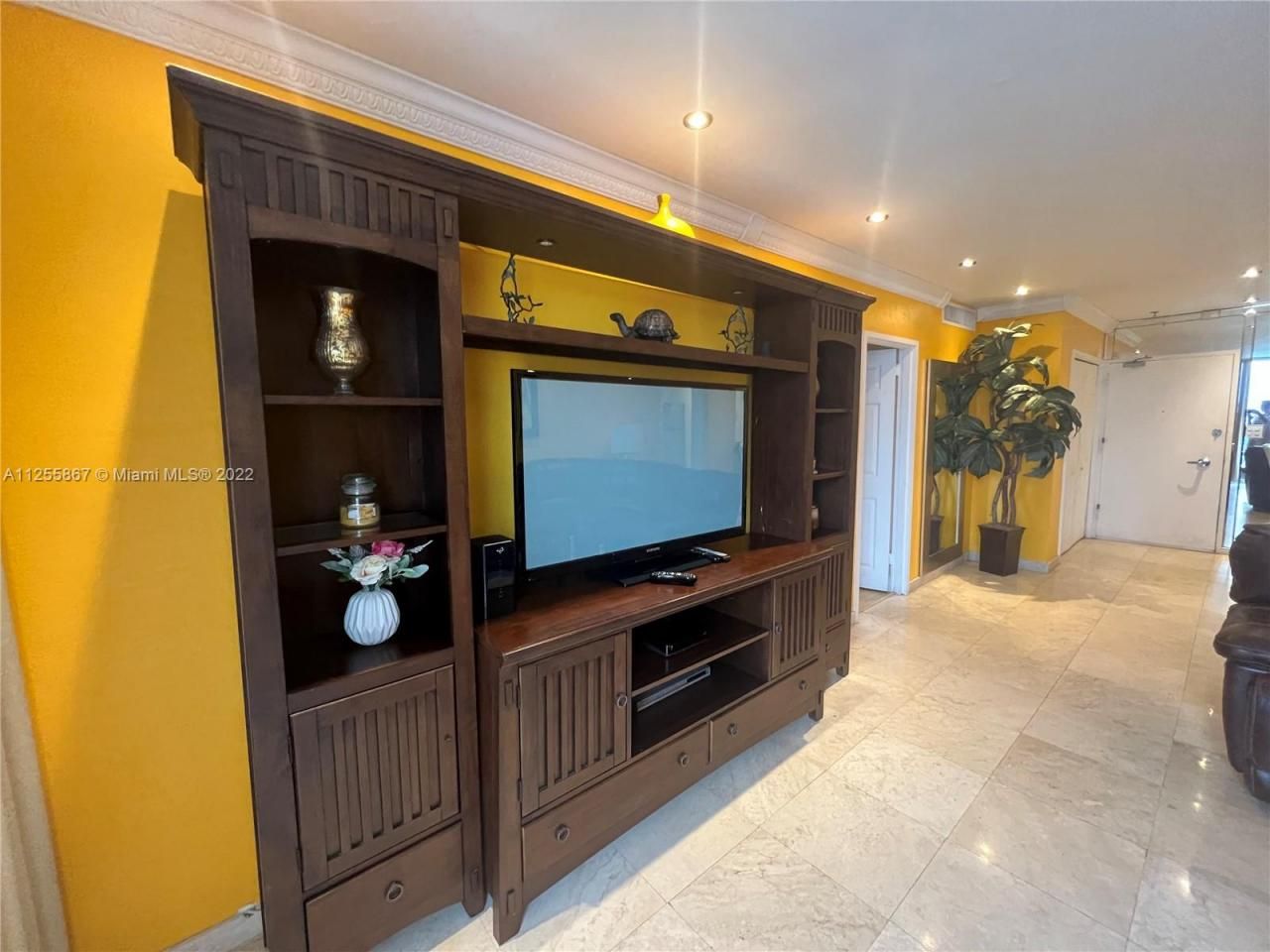 5161 Collins Ave, Unit 1711, Miami Beach, FL 33140 Photo