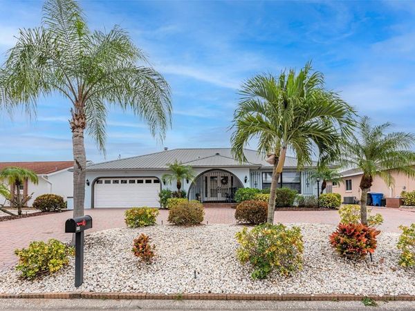 910 CHIPAWAY DRIVE, APOLLO BEACH, FL 33572