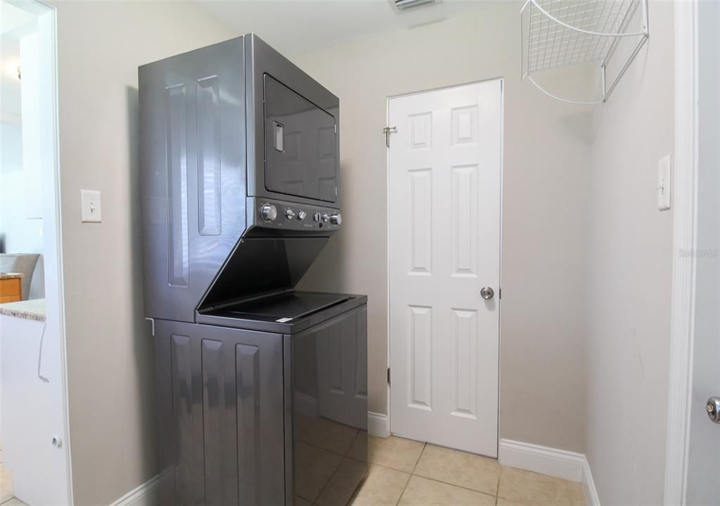 5005 Bee Ridge Road, Sarasota, FL 34233 Photo