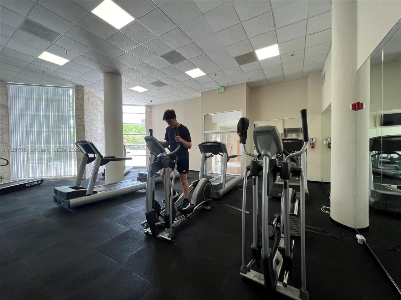 5151 Collins Ave, Unit 725, Miami Beach, FL 33140 Photo