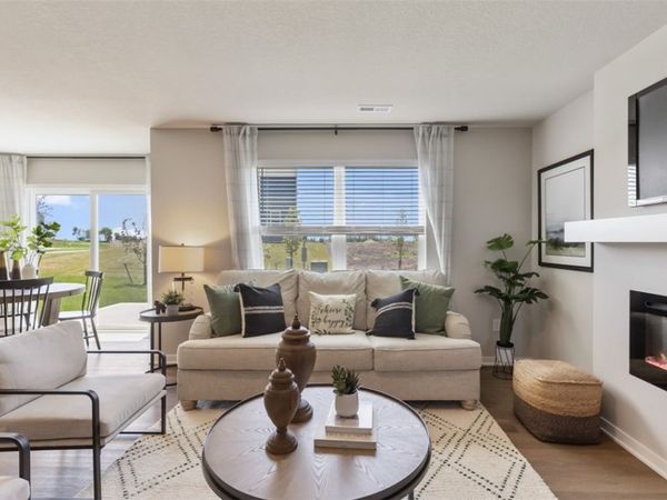 2522 SE Morningdew Drive, West Des Moines, IA 50265