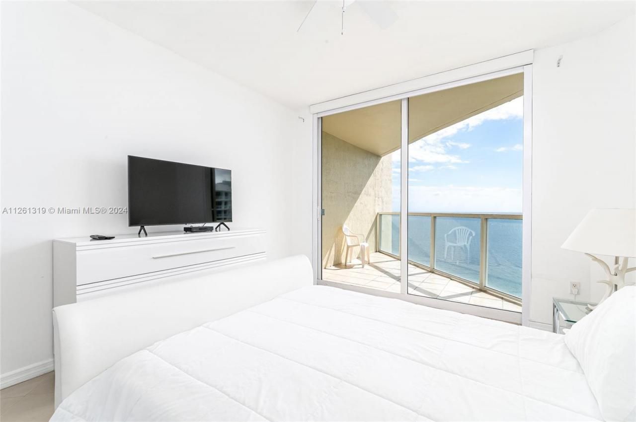 16699 Collins Ave, Unit 2601, Sunny Isles Beach, FL 33160 Photo