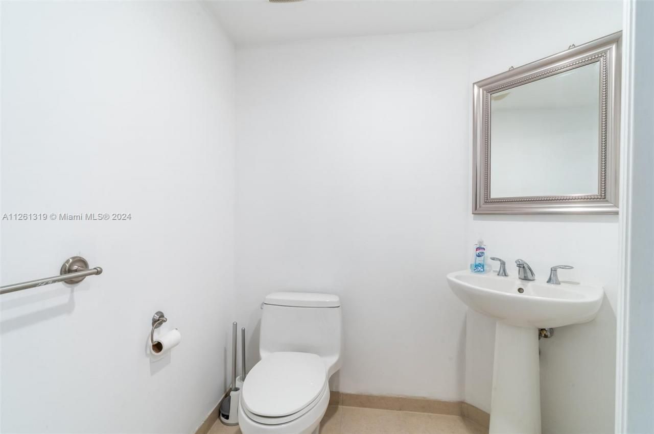 16699 Collins Ave, Unit 2601, Sunny Isles Beach, FL 33160 Photo