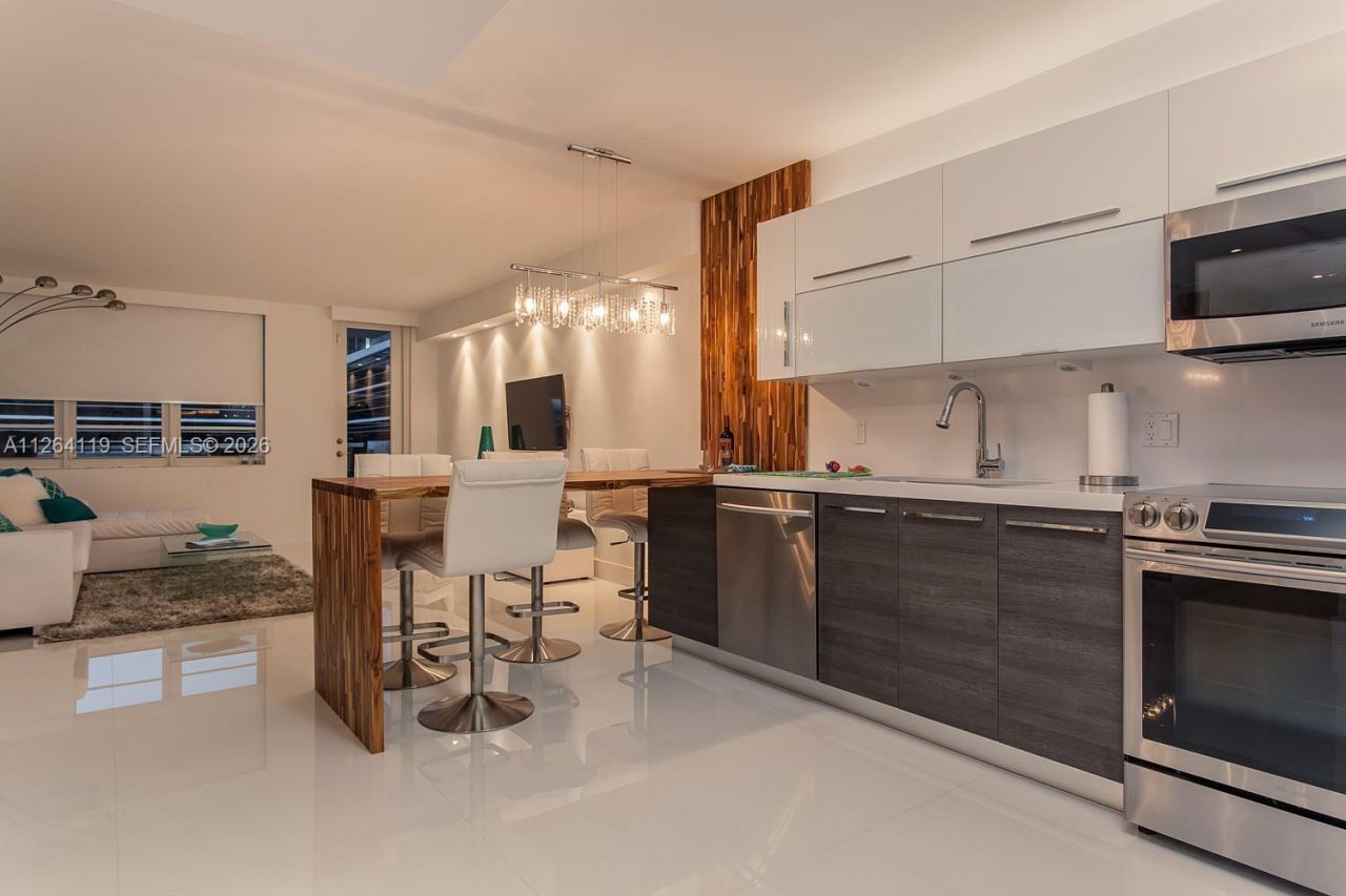 100 Lincoln Rd, Unit 943, Miami Beach, FL 33139 Photo