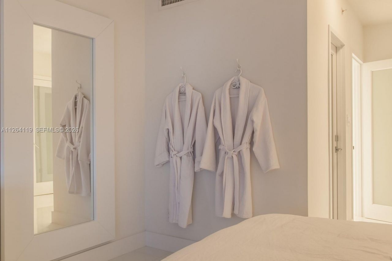 100 Lincoln Rd, Unit 943, Miami Beach, FL 33139 Photo